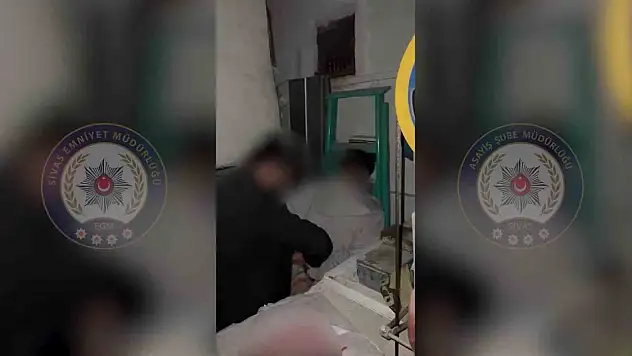 Sivas'ta aranan şahıs gizli bölmede yakalandı!