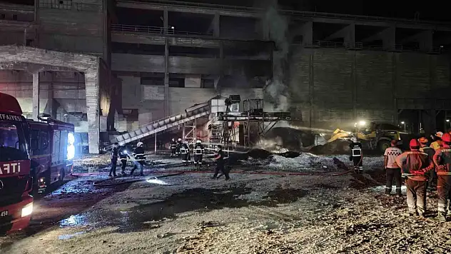 Çimento fabrikasında korkutan yangın