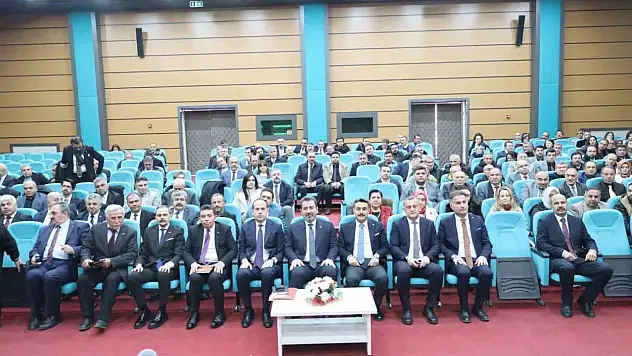 Sivas'ta Temel Eğitim Değerlendirme Toplantısı Yapıldı
