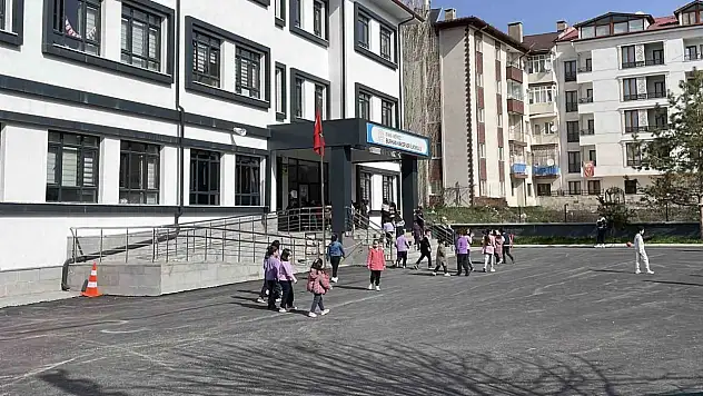 Sivas'ta iş bırakma çağrısı karşılık bulmadı