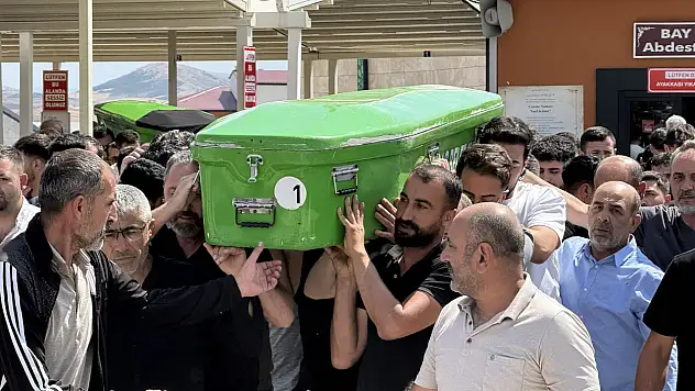Sivas'ı yasa boğan kaza: Genç sürücü toprağa verildi
