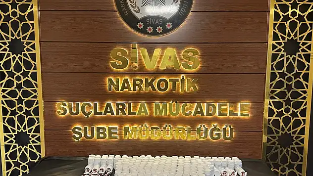 Narkotik operasyonda 8 bin sentetik ecza ele geçirildi