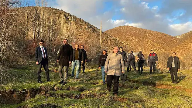 Sivas'ta korkutan heyelan!