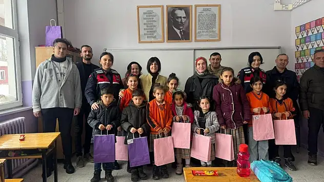 Jandarmadan öğrencilere karne sürprizi