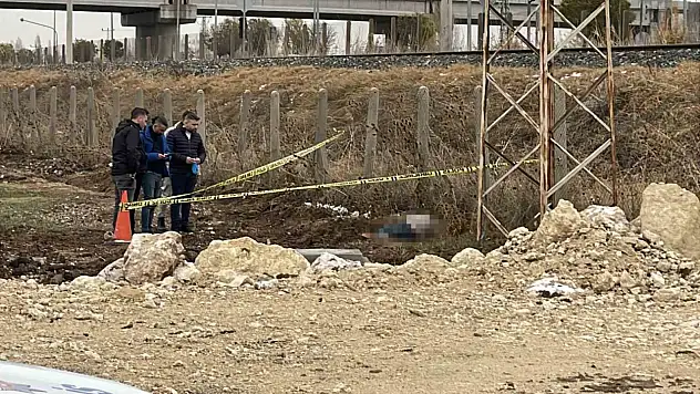 Sivas'ta kayıp yaşlı adam demir yolu kenarında ölü bulundu