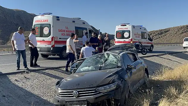Sivas'ta kontrolden çıkan otomobil şarampole devrildi!