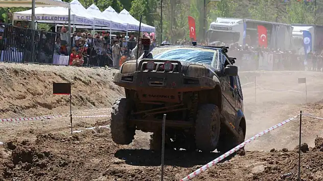Sivas'ta Off Road heyecanı nefes kesti