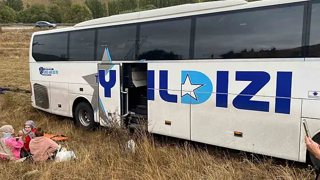 Sivas'ta Çamlıbel Geçidi'nde otobüs ile tır çarpıştı