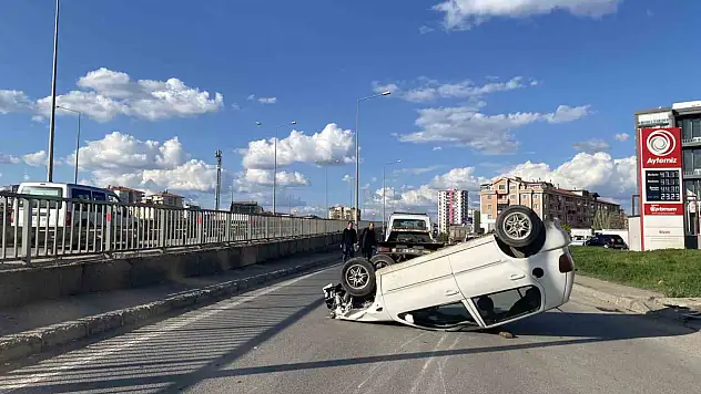 Sivas'ta trafik kazasında 3 kişi yaralandı