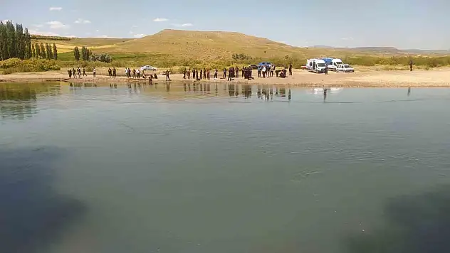Kızılırmak'a giren çocuklardan biri boğuldu, diğeri için seferberlik başlatıldı
