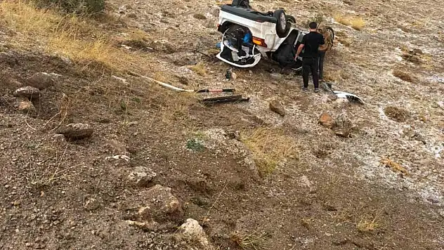 Kontrolden Çıkan Araç Şarampole Devrildi