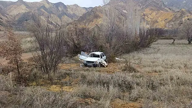 Otomobil şarampole yuvarlandı: 1 ölü, 2 ağır yaralı