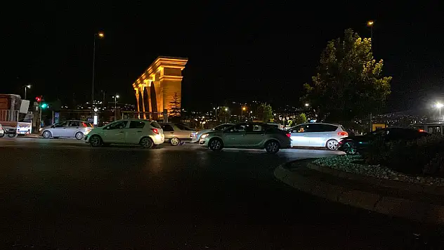 Sivaslılar akın etti, Kayseri'de yol tıkandı