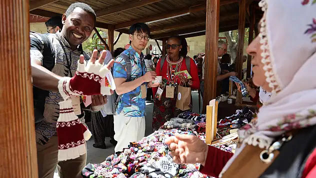 'Slow Food' Kapadokya yeryüzü pazarı açıldı