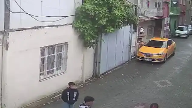 Sokakta yaşayan adamı yumrukladı: Ev hapsi ile cezalandırıldı