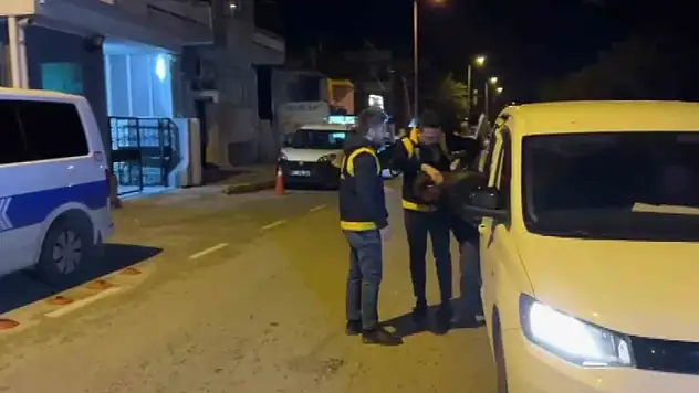 Adana'da trafikte gerginlik: Sopalı taksiciye 201 bin lira ceza