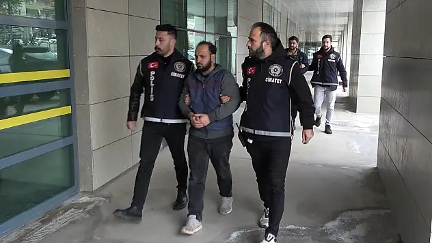 Sosyal medya paylaşımı sonrası hastanede bıçaklı saldırı: 3 tutuklama
