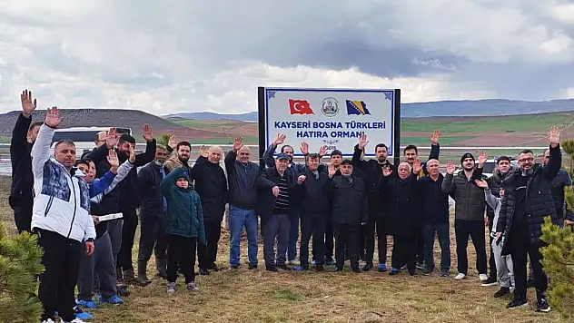 Soykırım şehitleri ve büyükler için fidanlar toprağa dikildi