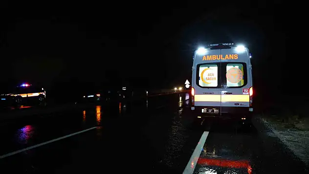 Otomobil refüje düştü: 1 yaralı