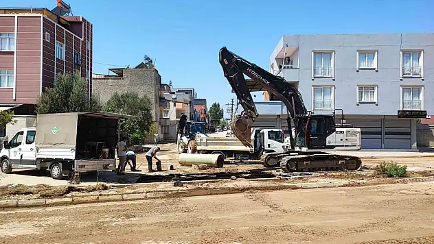 Adana'da içme suyu borusu patladı: Evleri su bastı