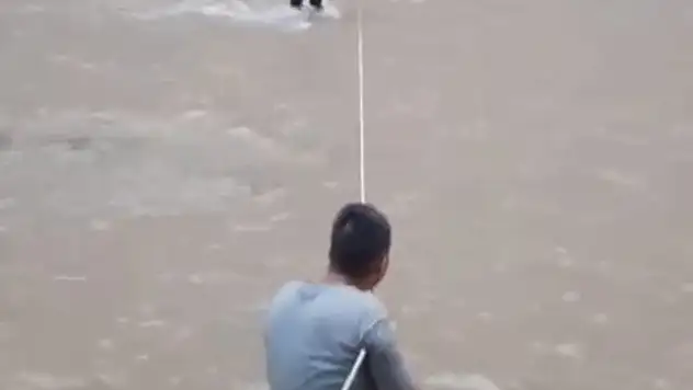 Kanyonda mahsur kalan 35 vatandaş kurtarıldı