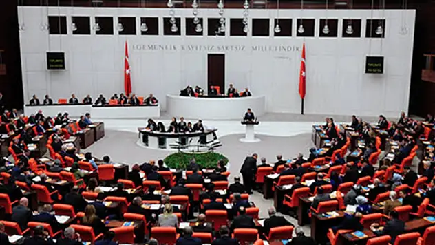Suça sürüklenen çocuklara yönelik yeni düzenleme: TBMM'de ilk 2 madde kabul edildi