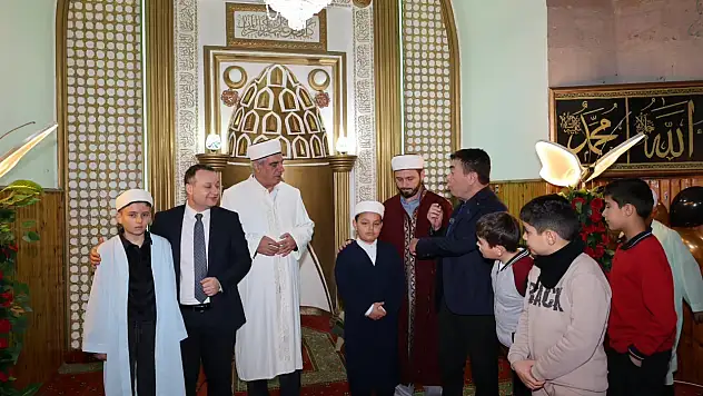 Süksün Mahallesi'nde öğrencilere umre hediyesi!