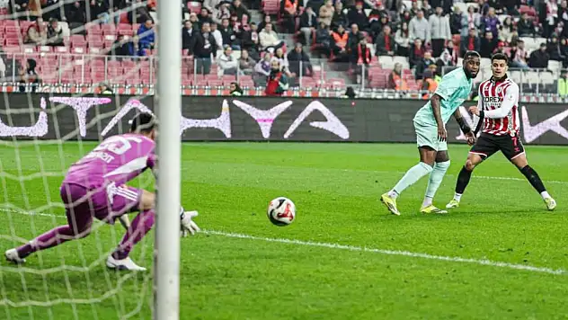 Süper Lig'de ateş hattı kızıştı: Kayserispor'a bir kötü haber de Antalya'dan geldi