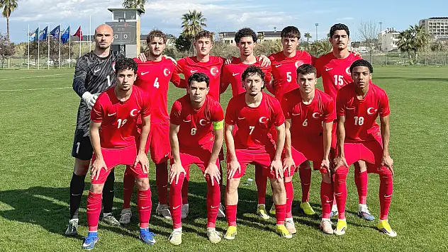 Süper Lig tarihine geçen yıldız isim Kayseri'nin gururu oldu!