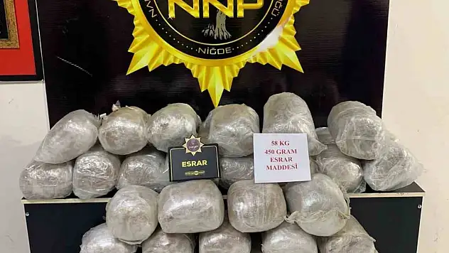 Şüphe üzerine durdurulan tırda 58 kilo uyuşturucu ele geçirildi