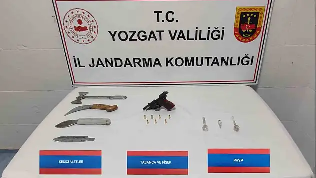Şüpheli Araçtan Tabanca, Balta ve Metamfetamin Çıktı