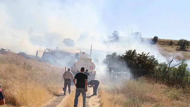 Suşehri'nde arazide çıkan yangın ekipleri harekete geçirdi