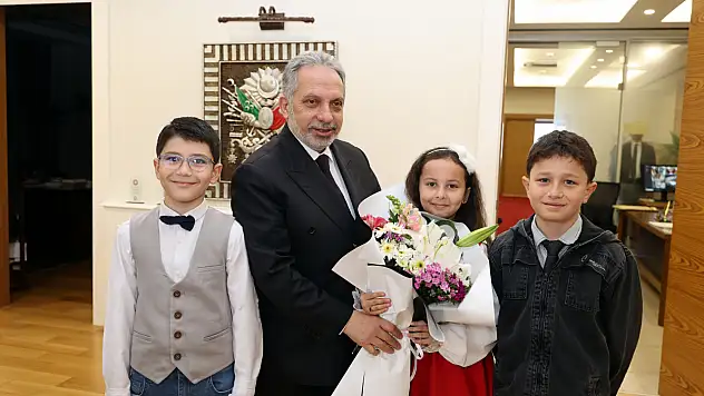 Talas Belediyesi'nde 23 Nisan coşkusu: Koltuğu devralan isim...