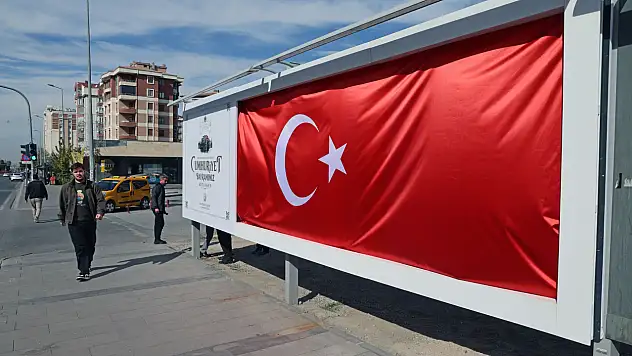 Talas Belediyesi'nden 29 Ekim'e anlamlı kutlama