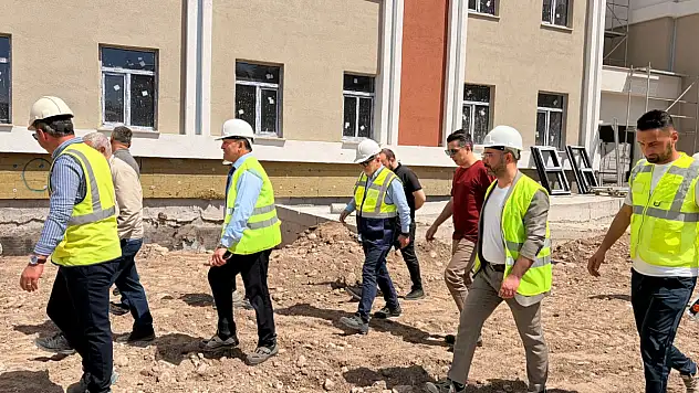 Talas'ta 2 Bin 800 Kişilik Öğrenci Yurdu İnşaatı sürüyor
