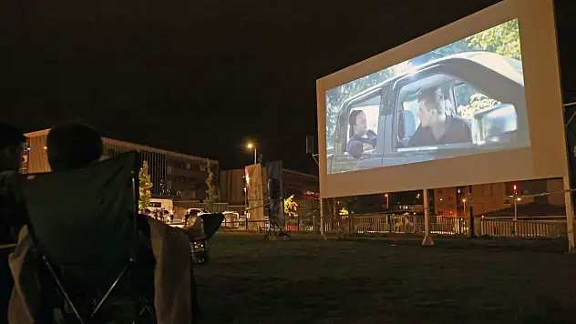 Talas'ta açık hava sinemasında duygu dolu gece!