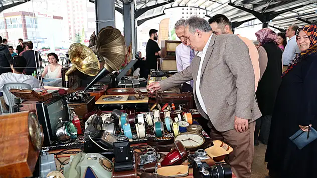 Talas'ta Antika, Retro ve Vintage Tutkunları Buluştu!