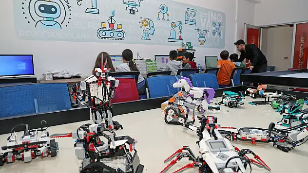 Talas'ta çocuklar tatilde kodlama ve tasarım öğrenecek