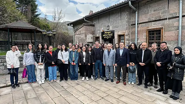 Talas'ta Marifet Mektebi'ne protokol ziyareti