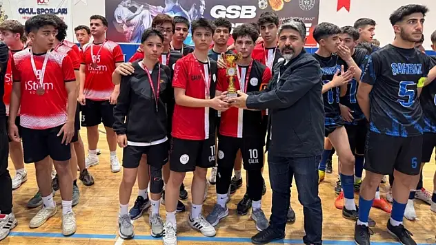 Talas'ta Okul Sporları Futsal İl Birinciliği müsabakaları tamamlandı