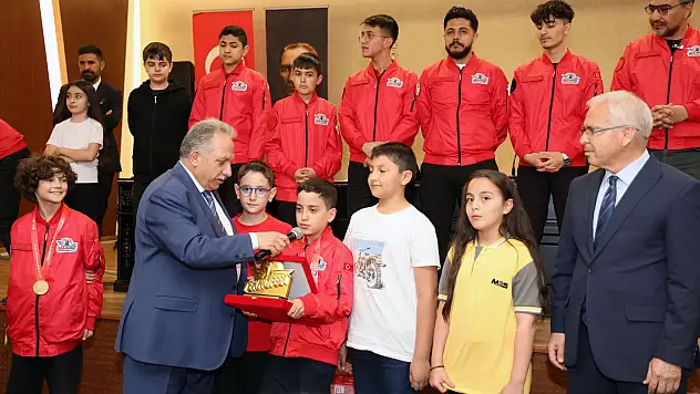 Talas'ta TEKNOFEST Rüzgarı: Başarılar hız kesmiyor!