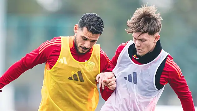 Taraftar tribünden çağırdı, sahaya girdi! Herkes Sam Mather'i merak ediyor