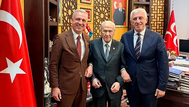 Tarihi kucaklaşmanın ardından Bahçeli'ye önemli ziyaret!