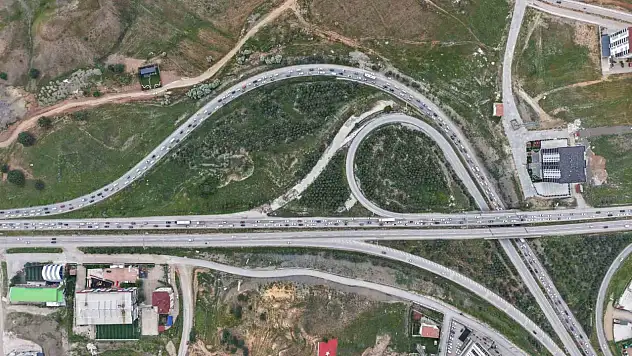 Tatilciler erken dönüşe geçti, 43 ilin bağlantı noktası kilitlendi!
