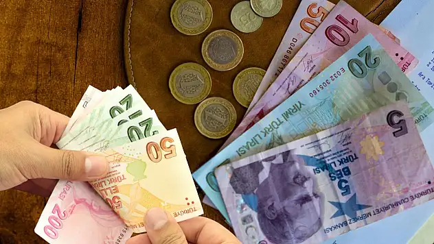 TCMB yeni 50 TL ve 5 TL'leri piyasaya sürdü