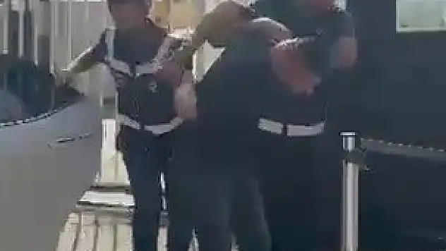 Adana'da sokak kavgası cinayete dönüştü: Şüpheli suç aletiyle yakalandı