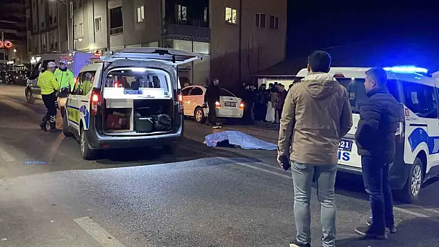 Sivas'ta teravih namazına giderken otomobil çarpan kayınvalide ve gelini hayatını kaybetti