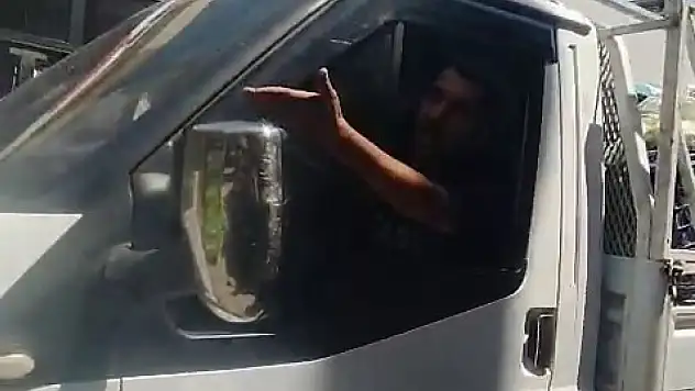 Ters yöne giren şoför, otobüs şoförüne zor anlar yaşattı