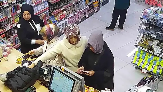 51 bin TL çalıp alışveriş yaptılar