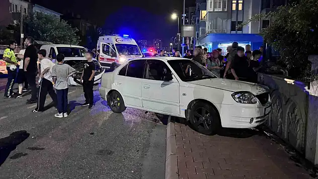 Kayseri'de savrulan otomobil duvara çarptı